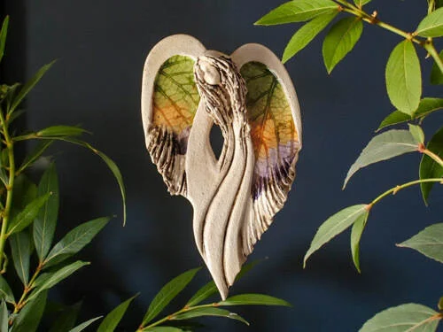 Anioł Cynthia Art Leaf -  30 x 17 cm figurka dekoracyjna gipsowa