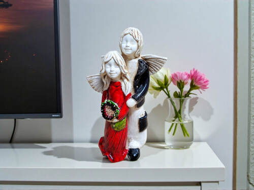 Anioł Allen & Alice - czerwony -  25 x 14 cm figurka dekoracyjna gipsowa