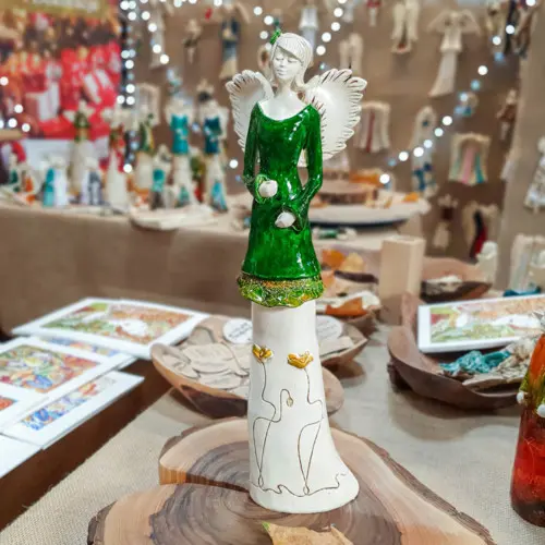 Anioł Mia - zielony -  40 x 16 cm figurka dekoracyjna gipsowa