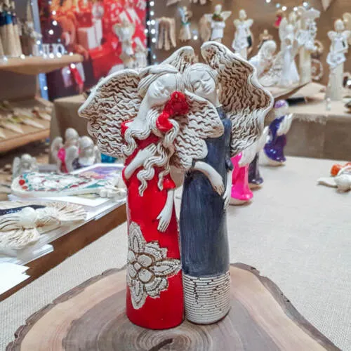 Anioł Nora & Ellie - czerwone szare -  27 x 14 cm figurka dekoracyjna gipsowa