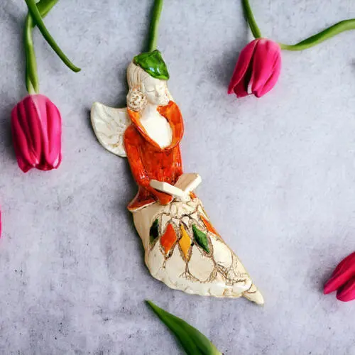 Aniołek Loretta - pomarańcz -  15 cm figurka dekoracyjna gipsowa