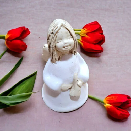 Anioł Mary Li - biały -  5 x 11 cm figurka dekoracyjna gipsowa