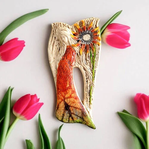 Anioł Xenylla Art - pomarańcz -  figurka dekoracyjna gipsowa 31 x 16 cm