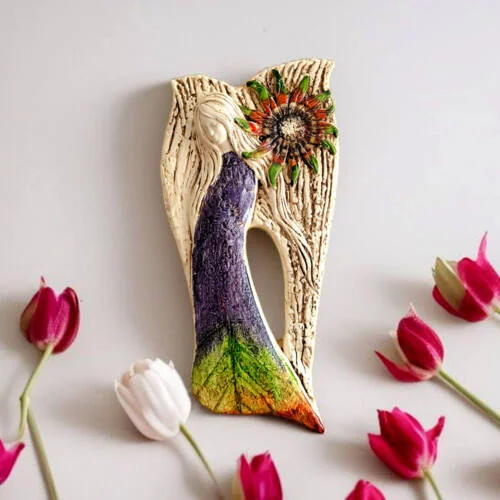 Anioł Xenylla Art - fiolet -  figurka dekoracyjna gipsowa 31 x 16 cm