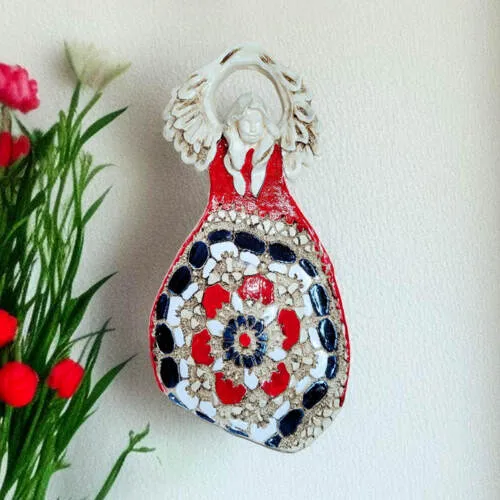 Anioł Obfitości - czerwony granat -  31 x 16 cm figurka dekoracyjna gipsowa