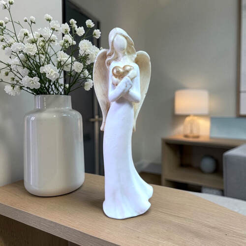 Aniołek Ayla ze złotym sercem - biały -  15 x 7.5 cm figurka dekoracyjna gipsowa