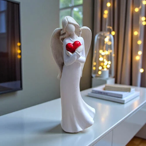 Aniołek Ayla z sercem - biały -  15 x 7.5 cm figurka dekoracyjna gipsowa