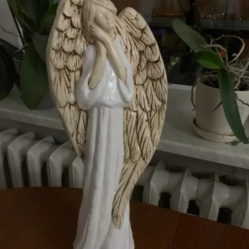 Duży Anioł na I Komunię  -  40 x 18 cm figurka dekoracyjna gipsowa
