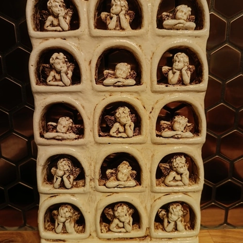 Aniołki w okienku na szczęście - duże -  22 x 14 cm figurka dekoracyjna gipsowa