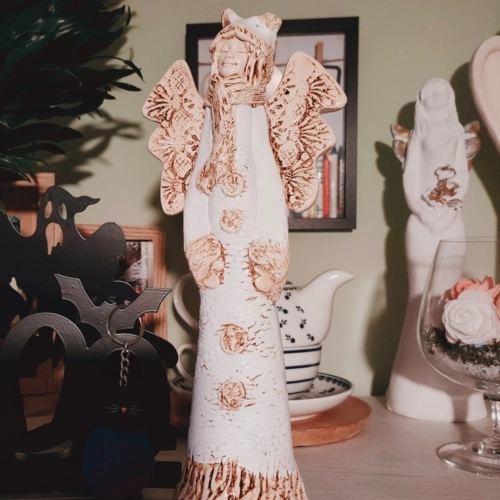 Anioł Bieszczadzki - biały -  30 x 14 cm figurka dekoracyjna gipsowa