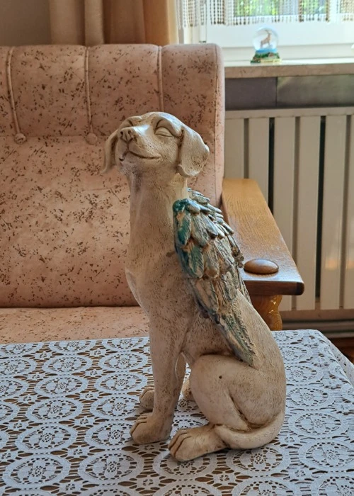 Pies Anioł Grigio - 25 x 14 cm figurka dekoracyjna gipsowa