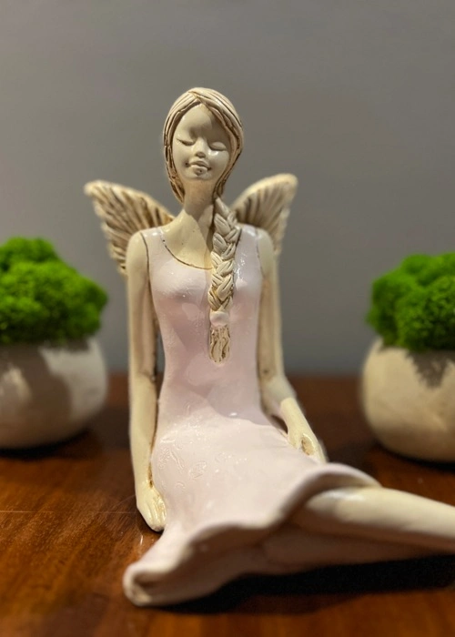 Aniołek Matilda - różowy pastelowy -  15 cm figurka dekoracyjna gipsowa