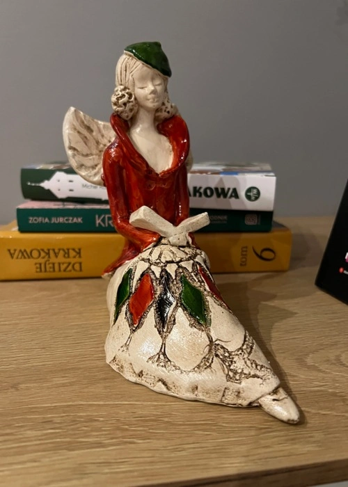 Aniołek Loretta - pomarańcz -  15 cm figurka dekoracyjna gipsowa