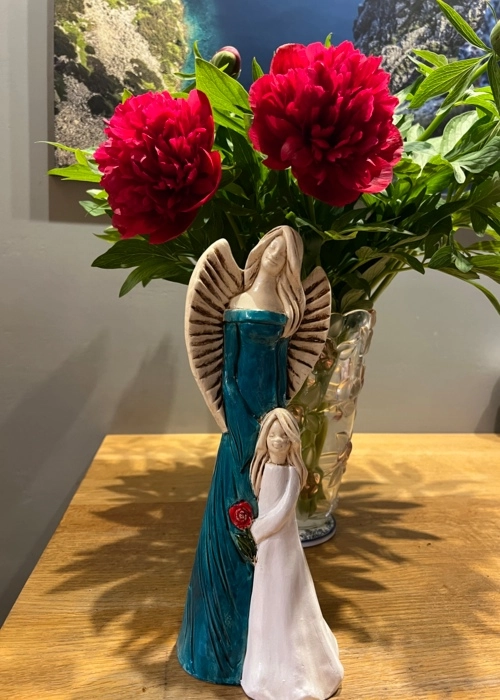 Anioł Hannah & Evelyn - turkus biały -  32 x 15 cm figurka dekoracyjna gipsowa