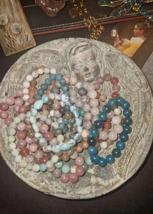 Misa taca ozdoba z aniołem - mała -  figurka dekoracyjna gipsowa