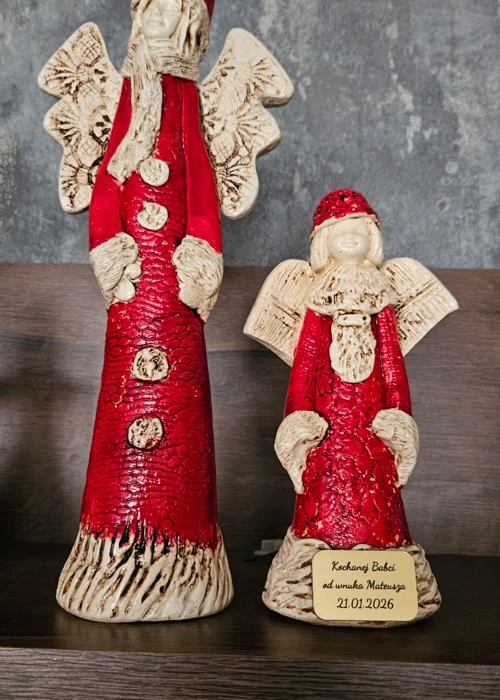 Aniołek Naya - czerwony -  15 cm figurka dekoracyjna gipsowa