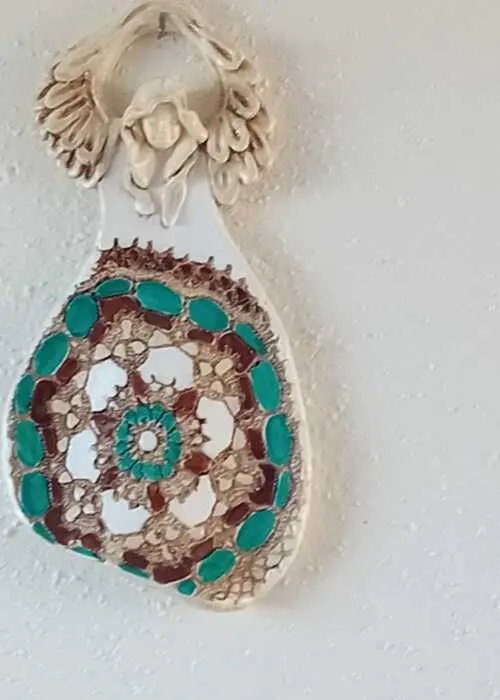 Anioł Obfitości - biały turkus -  31 x 16 cm figurka dekoracyjna gipsowa