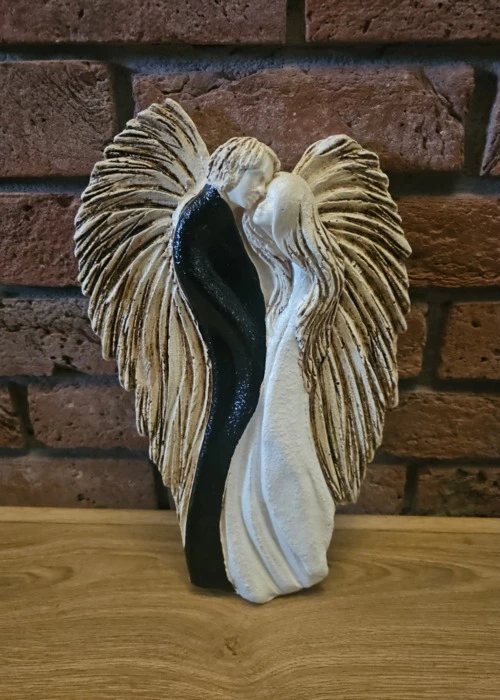 Zakochane Anioły - wiszące biało czarne -  35 x 21 cm figurka dekoracyjna gipsowa