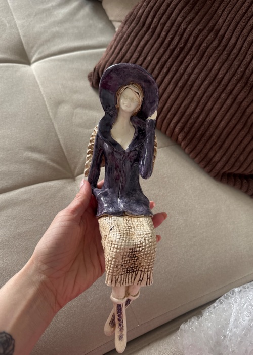 Aniołek Megan - szary -  20 x 9 cm figurka dekoracyjna gipsowa