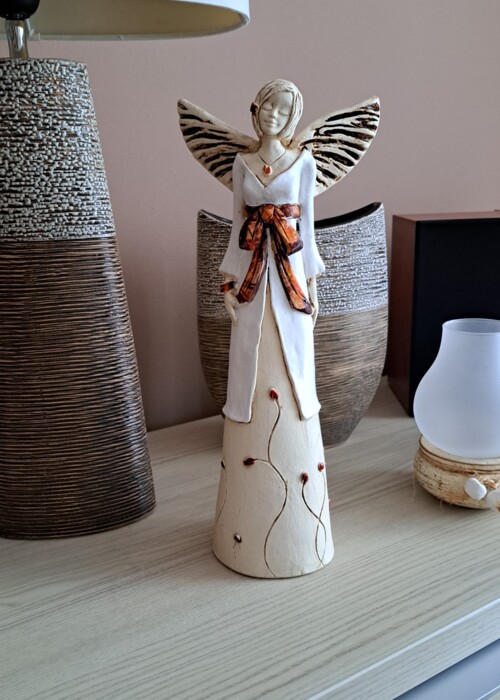 Anioł Charlotte - biały -  32 x 15 cm figurka dekoracyjna gipsowa