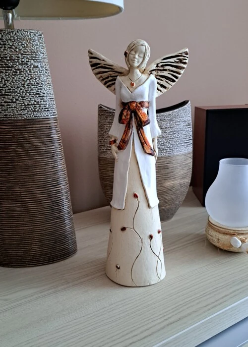 Anioł Charlotte - biały -  32 x 15 cm figurka dekoracyjna gipsowa