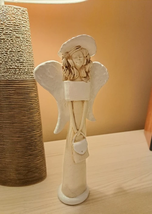 Anioł Coco - biały -  30 x 14 cm figurka dekoracyjna gipsowa