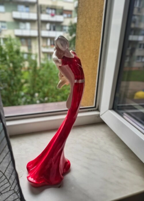 Anioł Sophia - czerwony -  35 x 15 cm figurka dekoracyjna gipsowa