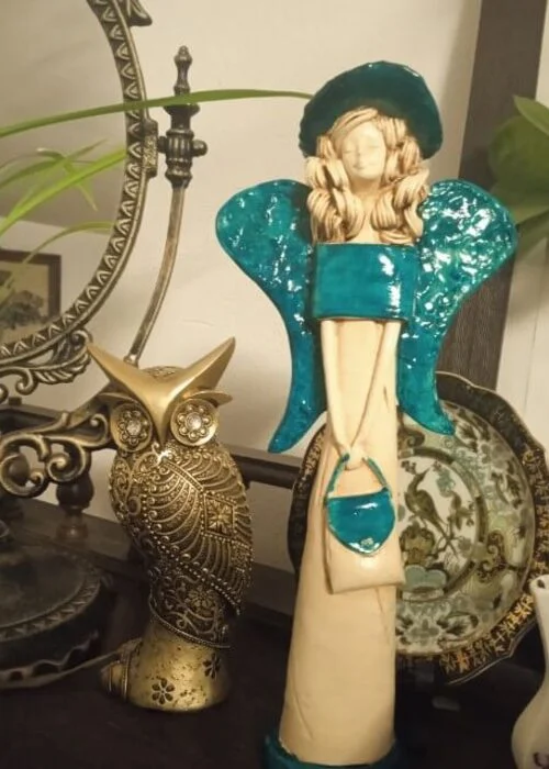 Anioł Coco - turkusowy -  30 x 14 cm figurka dekoracyjna gipsowa