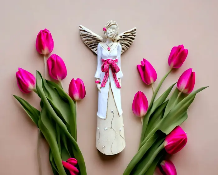 Anioł Lily - biały z różem