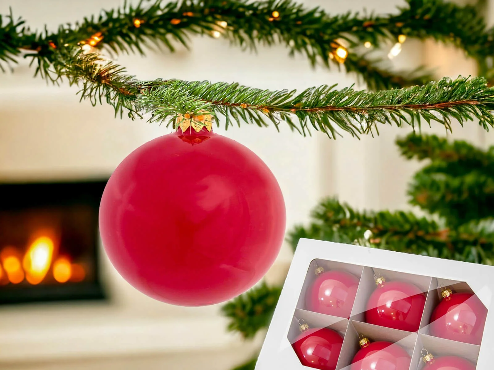 Czerwone bombki choinkowe