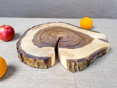 Deska do krojenia z plastra drzewa