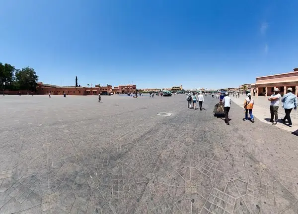 Marakesz. Plac Jemaa el-Fna w trakcie Ramadanu.