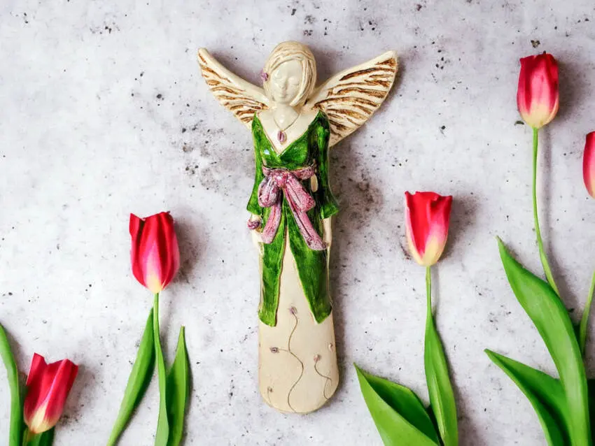 Anioł Lily - zielony fiolet -  35 x 15 cm figurka dekoracyjna gipsowa