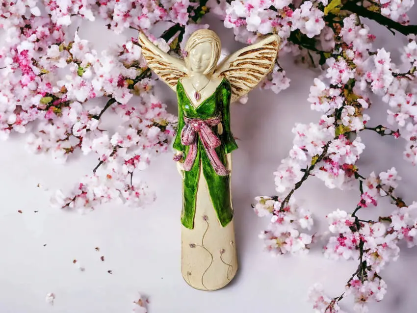 Anioł Lily - zielony fiolet -  35 x 15 cm figurka dekoracyjna gipsowa