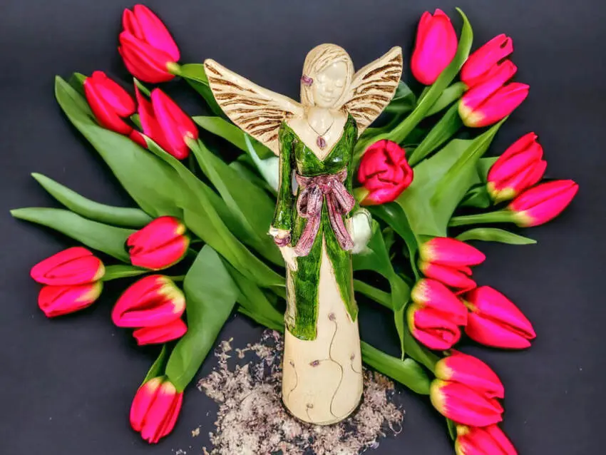 Anioł Lily - zielony fiolet -  35 x 15 cm figurka dekoracyjna gipsowa